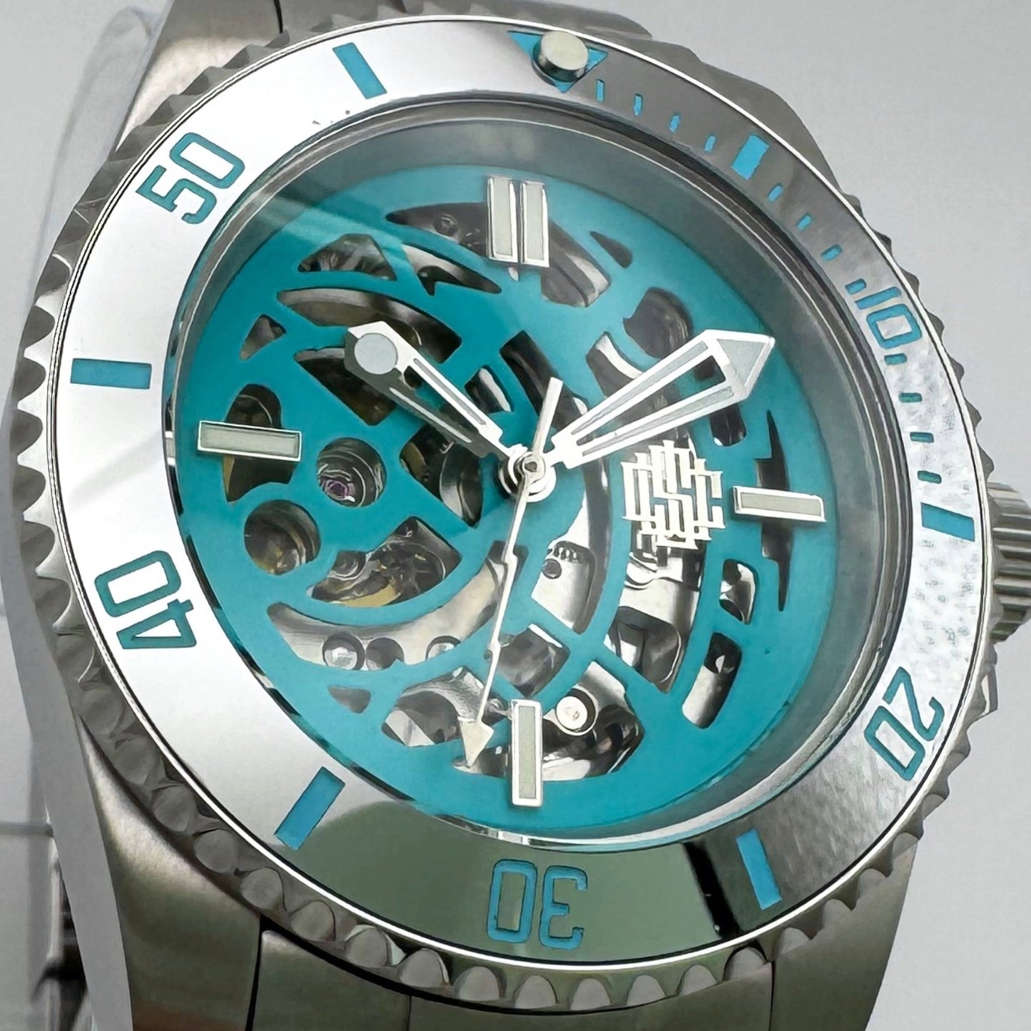 TIFFANY BLUE SKELETON