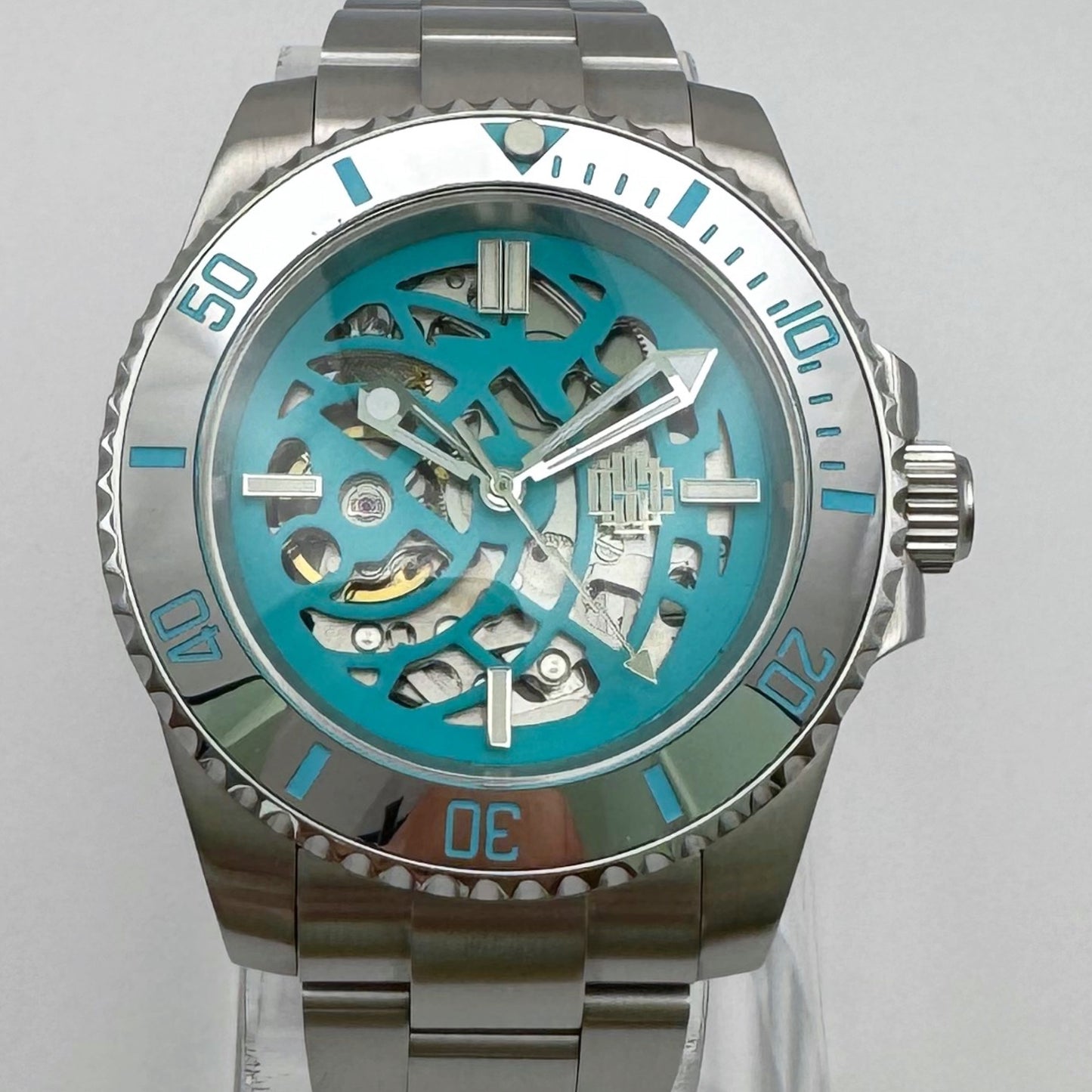 TIFFANY BLUE SKELETON